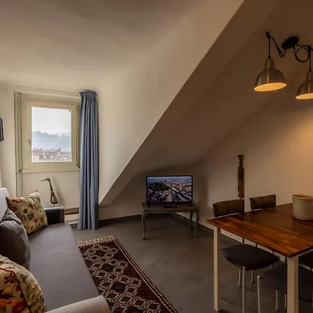 Apartment Inquadro *