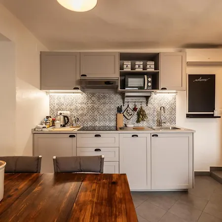 Apartment Inquadro *