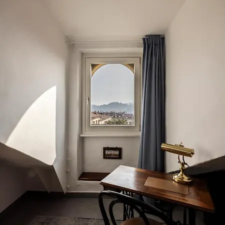 Inquadro Apartment